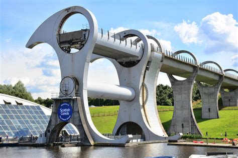 Falkirk Wheel The Falkirk Wheel Is A Rotating Boat Lift In Flickr