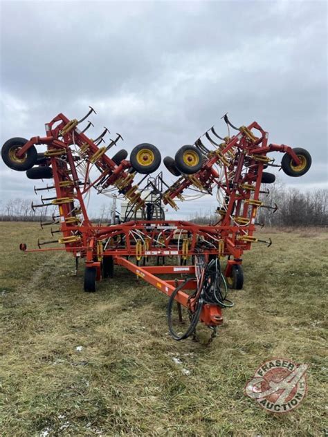 60 Bourgault 8810 Air Seeder With Bourgault 5350 Air Cart