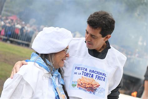 Wado de Pedro entregó la distinción Argentina Federal a la Fiesta de