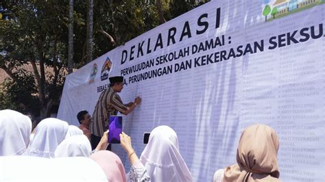 Wujudkan Sekolah Damai Sman Ungaran Deklarasikan Perlawanan Terhadap