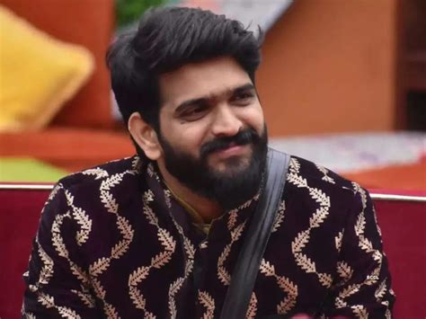 Bigg Boss Kannada 9 Finalist Roopesh Shetty From Being The Best