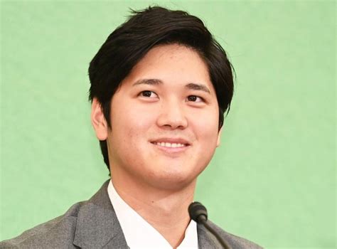 激レア！大谷翔平の和服姿 家族に「想いを馳せるような表情」に注目 「お～いお茶」新ビジュアル公開｜よろず〜ニュース