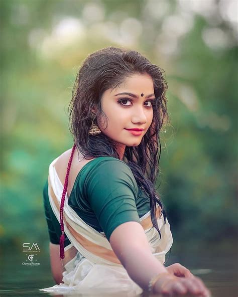 kerala beautiful actress jasnya jayadeesh gallery  malayalam girls