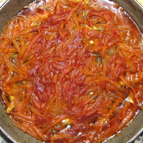 Килька в томатном соусе с овощами