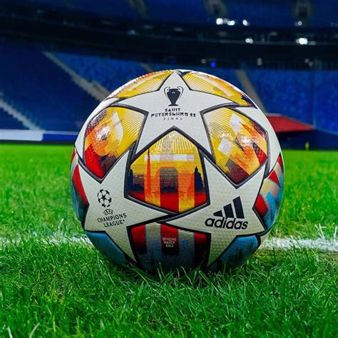 Balón adidas UEFA Champions League Final St Petersburg 2022