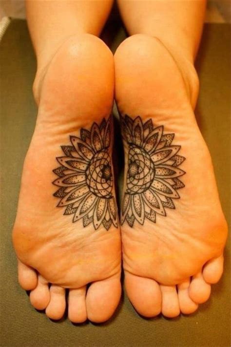 Tatouage Plante Pieds Femme Motif Floral Deux Parties Lotus Tattoo Design Small Lotus Tattoo