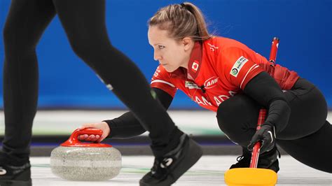 Canada S Homan Earns 2 More Wins To Keep Perfect Record Intact At Women S Curling Worlds Cbc