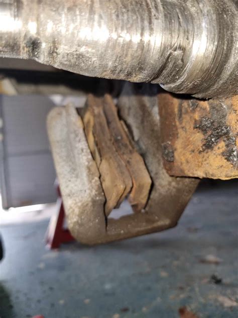 Trailer bearing failure - Axle replacement? : r/DIY