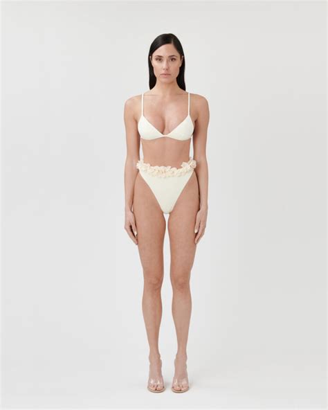 7 Hot Sexy Arooj Fatima Bikini Pics