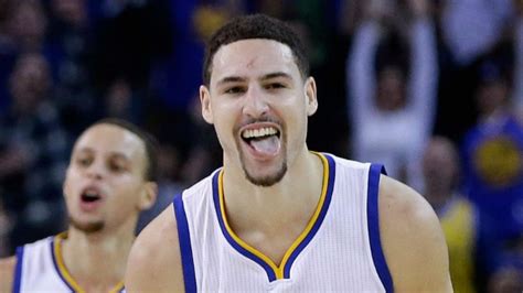 Klay Thompson scores 26 points out of his 37 points in the second ...