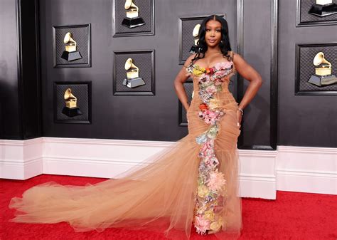 The Hottest Celeb Looks From The 2022 Grammys Red Carpet - Essence