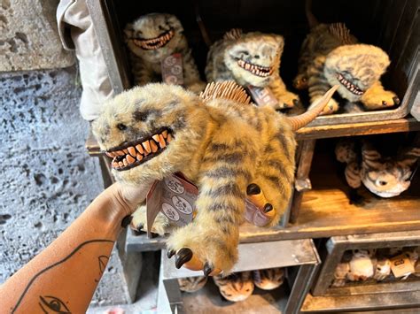items   disney worlds galaxys