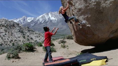 Bouldering 3 Boulder Pad Placement And Spotting Climbing Tech Tips