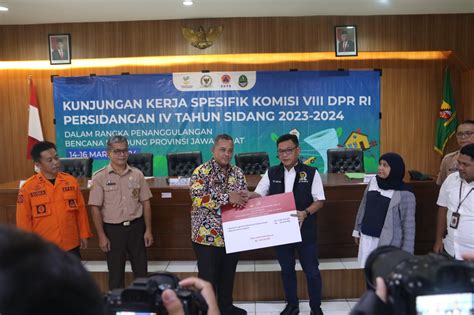 Kemensos Dan Komisi VIII DPR RI Beri Bantuan Bagi Korban Bencana Puting