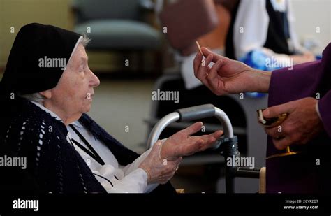 Sisters Of Perpetual Adoration Hi Res Stock Photography And Images Alamy