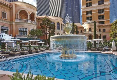 Bellagio Pool: Hours, Cabana, Map & Drink Menu In 2023