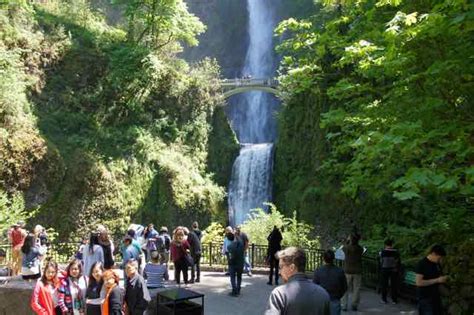 Make Oregon's Multnomah Falls your next RV destination.