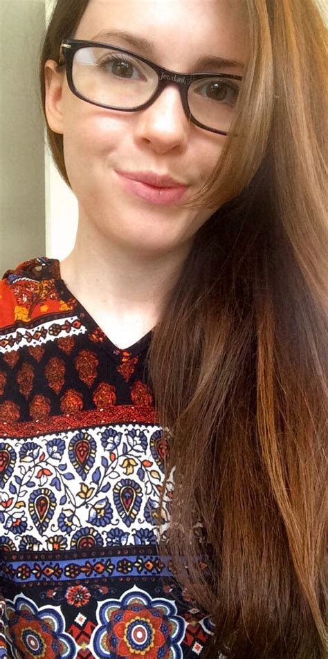 Brunette With Great Ass And Tits At HomeMoviesTube