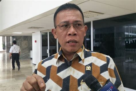 Profil Masinton Pasaribu Politikus Pdi P Yang Sebut Luhut Brutus