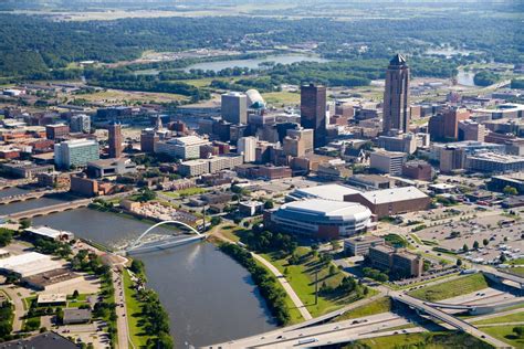 Des Moines Aerial Looking South The City Of Des Moines I Flickr