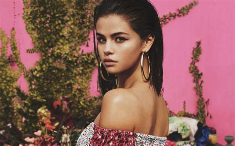 Selena Gomez Vogue Photoshoot Wallpapers Hd Wallpapers Id