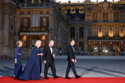 Visite de Charles III dîner fastueux à Versailles après les Champs Elysées