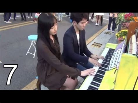 Top 10 Most Emotional Street Piano Performances [Street Piano Videos ...