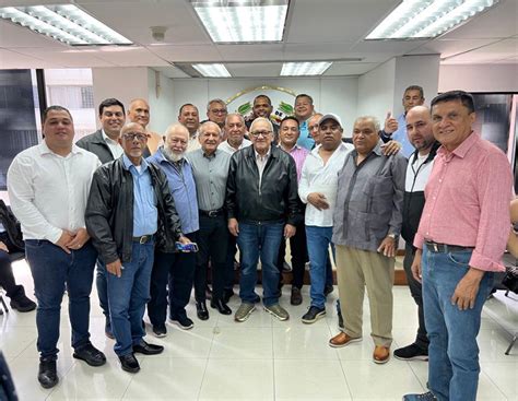 SECRETARIOS SECCIONALES DE AD RATIFICAN RESPALDO A BERNABÉ GUTIÉRREZ