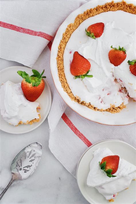 Strawberry Pie Graham Cracker Crust A Heavenly Pairing