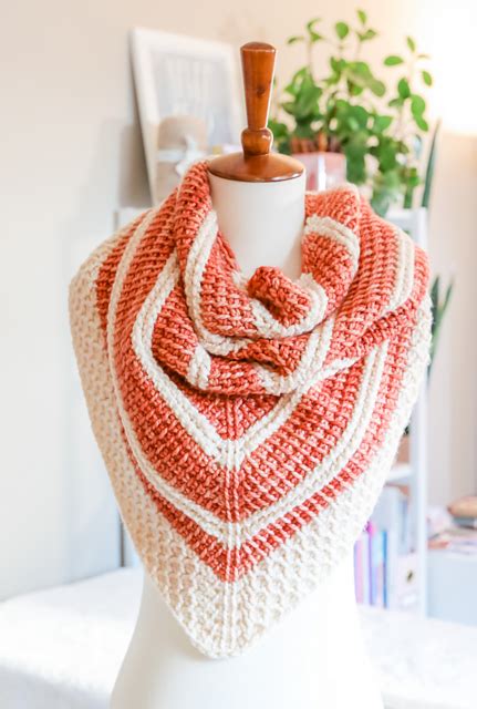 Ravelry Kiki Shawl Pattern By Toni Lipsey