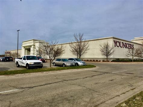 Younkers To Be First Anchor To Close At The Lakes Mall