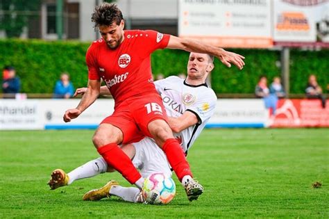 Der Bahlinger Trainer Dennis Bührer fordert mehr Dominanz mit Ball F