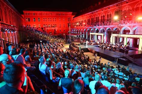 FOTO Večer puna emocija Na Prokurativama održan koncert Tereze