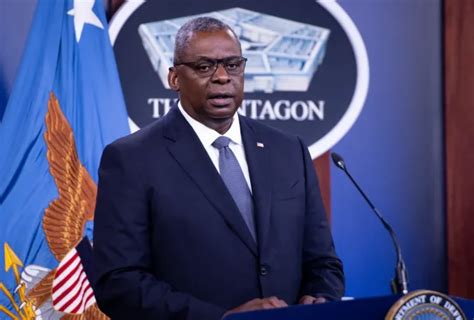 Us Defense Secretary Lloyd Austin Kept His Cancer Diagnosis Secret Bol News