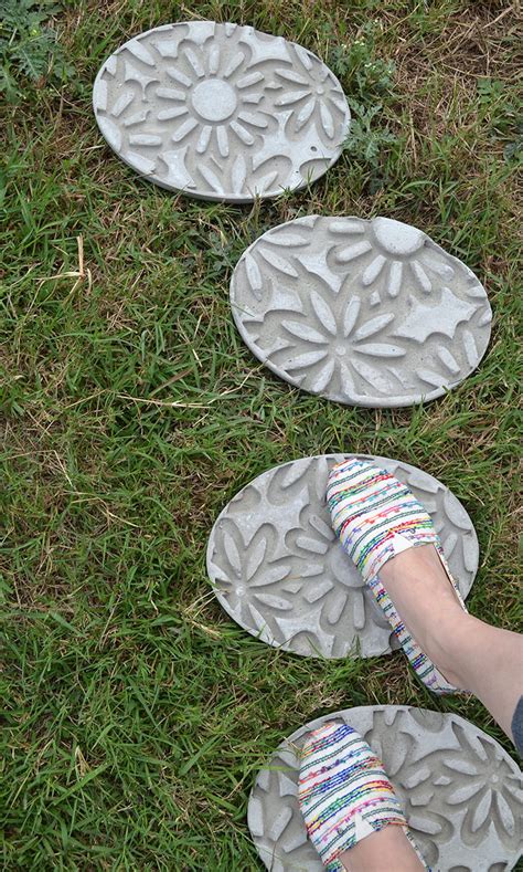 Easy Inexpensive Diy Concrete Garden Projects