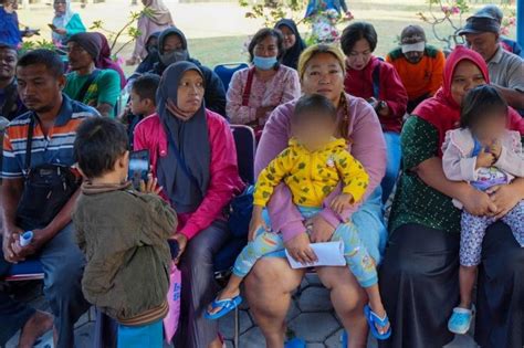 Wali Kota Madiun Salurkan Bantuan Pangan Untuk Keluarga Rawan Stunting