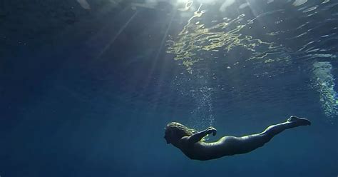 Swimming Naked In Snowdonia This Woman Is Such A Fan She Made A