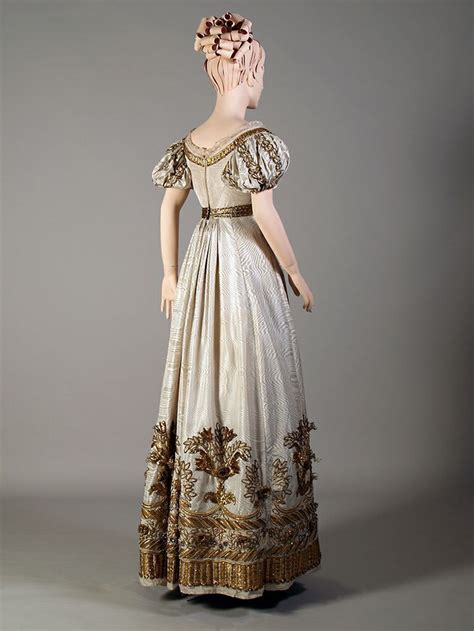 Fripperiesandfobs Court Or Evening Dress Ca 1810 25 From The Kent