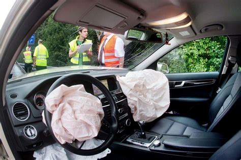 Kfz Versicherung wechseln Wie Sie eine günstigere Autoversicherung finden