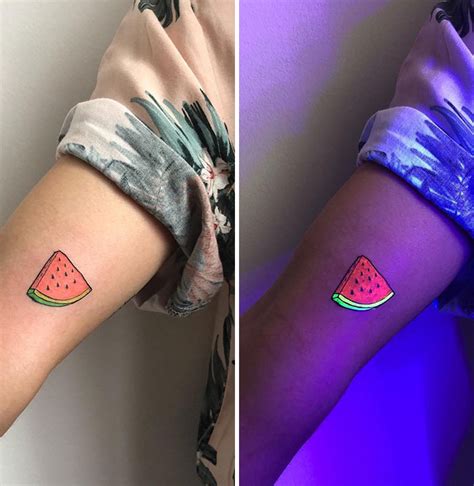 Tatuajes Ultravioleta Para Ser El Centro De Atenci N