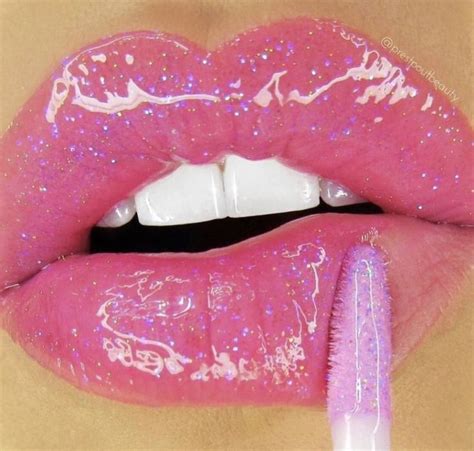 Pin By Ⓓⓐⓢⓘⓐ Ⓐⓡⓜⓞⓝⓘ On My Lip Gloss Is Poppin Glitter Lips Pink Lips