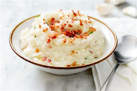 Bacon Garlic Parmesan Mashed Potatoes Recipe — Eatwell101