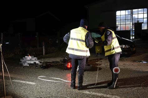 Ferrara Tragico Incidente Muore In Moto A Anni