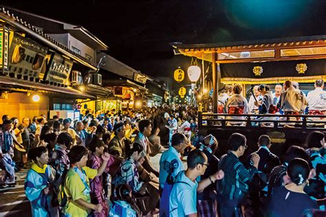 岐阜県・郡上市《郡上おどり》数万人の踊り子が徹夜で踊る、日本一長い30夜の盆踊り｜一生に一度は行きたいニッポンの祭り② Discover