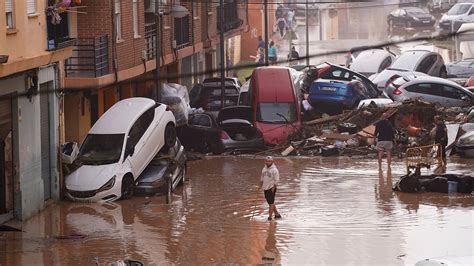 Inondations à Valence et Malaga désarroi en Espagne solidarité en