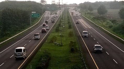 H 6 Lebaran Arus Lalu Lintas Di Tol Cipali Dan Jalan Arteri Subang