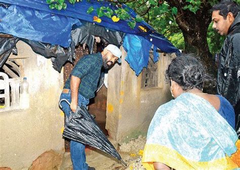 டெல்டா மாவட்டங்களில் கனமழையால் இயல்பு வாழ்க்கை பாதிப்பு சாலைகளில்