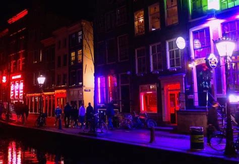 10 Amsterdam Red Light District Rules & Laws in 2024