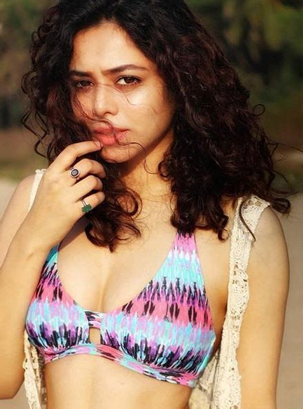 9 Hot Sexy Vaishnavi Dhanraj Bikini Pics