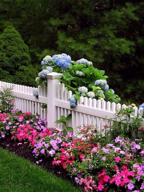 53 Gorgeous Lovely Fence Landscaping Ideas To Create